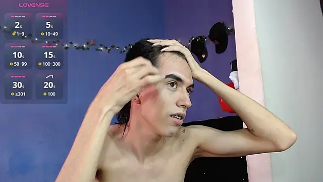 Juan Gomezz26 online show from May 2026 07:31:01 PM