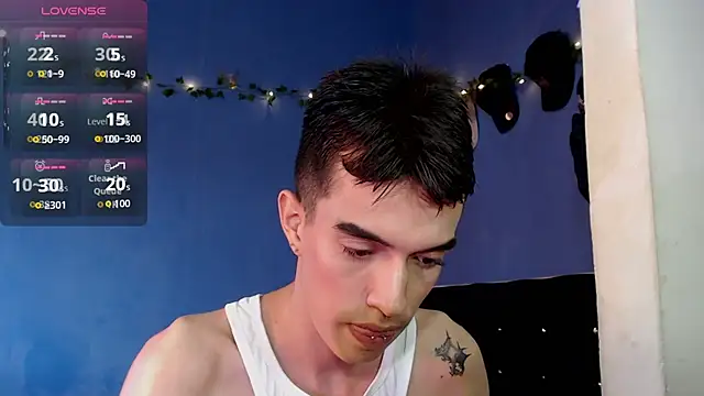 Juan Gomezz26 online show from June 2026 09:57:01 PM