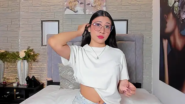 Snapshot of LanaRouse chatting on January 2026 01:36:01 PM LanaRouse online show from January 2026 01:36:01 PM