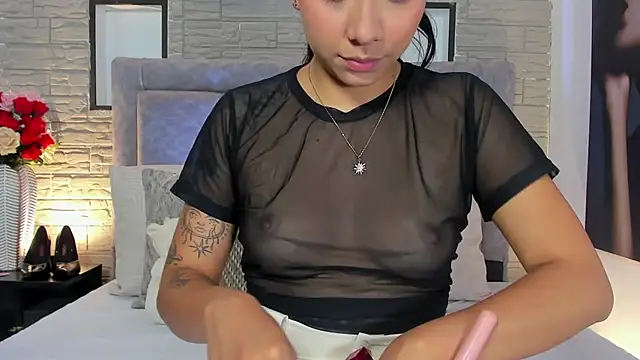 Snapshot of LanaRouse chatting on February 2026 10:41:02 PM LanaRouse online show from February 2026 10:41:02 PM