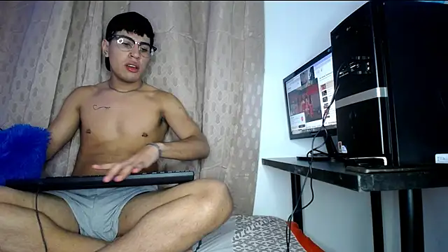 Snapshot of black_men9 chatting on December 2025 05:26:02 AM black men9 online show from December 2025 05:26:02 AM