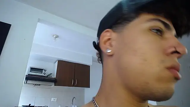 Snapshot of black_men9 chatting on April 2026 07:04:02 PM black men9 online show from April 2026 07:04:02 PM