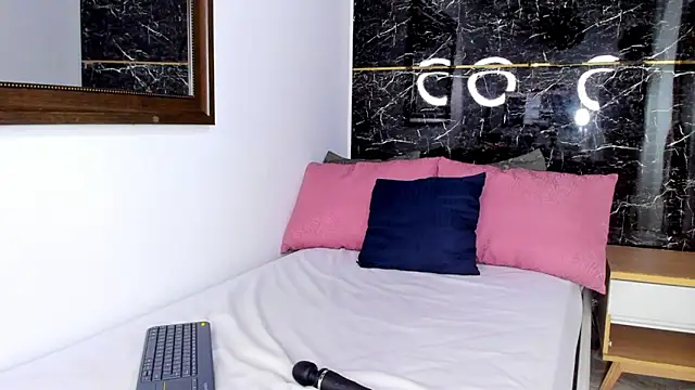 Snapshot of keyla_knowles chatting on February 2026 10:04:02 PM keyla knowles online show from February 2026 10:04:02 PM