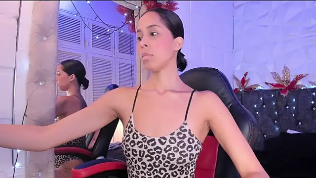 Snapshot of Perla_dl chatting on December 2025 10:29:01 PM Perla dl online show from December 2025 10:29:01 PM