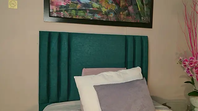 PaulinaSaint online show from March 2026 01:12:02 AM