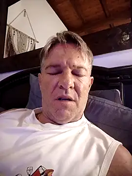 Snapshot of TommyLopez chatting on February 2026 02:43:02 AM TommyLopez online show from February 2026 02:43:02 AM