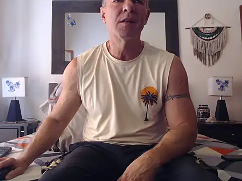 Snapshot of TommyLopez chatting on February 2026 04:01:01 PM TommyLopez online show from February 2026 04:01:01 PM