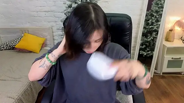 Snapshot of Marsy_xx chatting on February 2026 12:43:02 PM Marsy xx online show from February 2026 12:43:02 PM