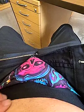 Snapshot of abmelken chatting on April 2026 12:28:01 PM abmelken online show from April 2026 12:28:01 PM