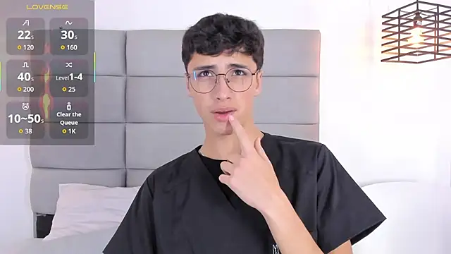 Snapshot of JoshClaarktt chatting on February 2026 03:44:01 AM JoshClaarktt online show from February 2026 03:44:01 AM