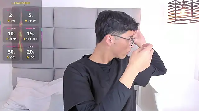 Snapshot of JoshClaarktt chatting on February 2026 03:58:02 AM JoshClaarktt online show from February 2026 03:58:02 AM