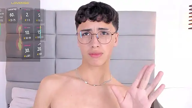 Snapshot of JoshClaarktt chatting on February 2026 04:11:01 AM JoshClaarktt online show from February 2026 04:11:01 AM