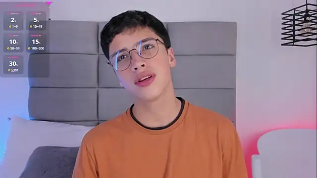 JoshClaarktt online show from May 2026 04:06:01 AM