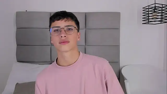 JoshClaarktt online show from May 2026 04:06:01 AM