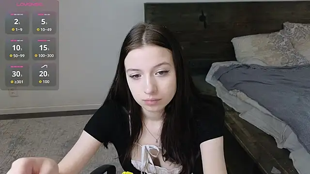 Snapshot of AlicePowells chatting on February 2026 11:29:02 AM AlicePowells online show from February 2026 11:29:02 AM