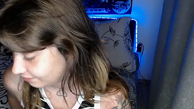 AlienforTwenty online show from July 2026 12:17:01 AM