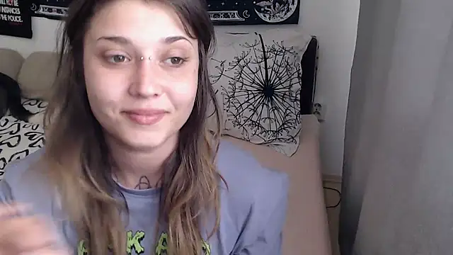AlienforTwenty online show from July 2026 01:15:02 PM