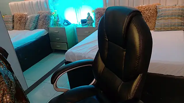 Snapshot of danielamilles chatting on February 2026 04:43:02 AM danielamilles online show from February 2026 04:43:02 AM