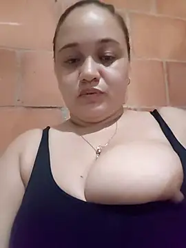 Snapshot of MMia_18 chatting on January 2026 11:19:01 PM MMia 18 online show from January 2026 11:19:01 PM