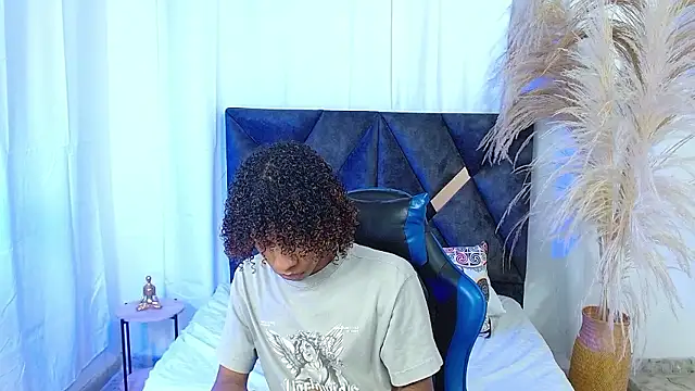 Snapshot of angelll18_ chatting on January 2026 08:32:02 PM angelll18 online show from January 2026 08:32:02 PM