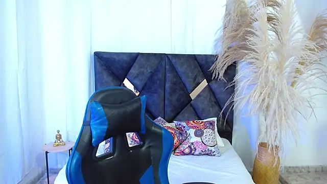 Snapshot of angelll18_ chatting on February 2026 08:24:02 PM angelll18 online show from February 2026 08:24:02 PM