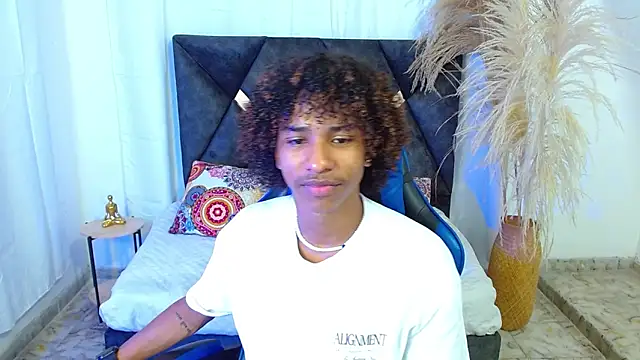 Snapshot of angelll18_ chatting on February 2026 08:42:02 PM angelll18 online show from February 2026 08:42:02 PM