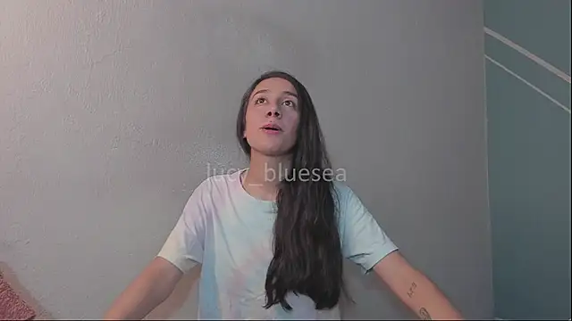 Lucy-Bluesea online show from July 2026 10:41:01 PM