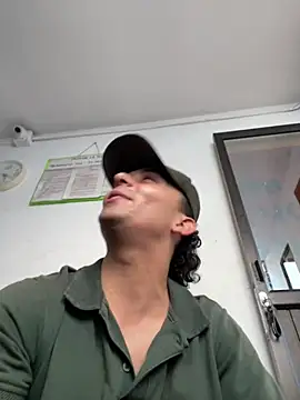 jamess 0 online show from May 2026 10:18:01 PM