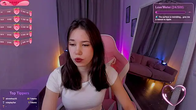 Snapshot of Nicoll_Cherry chatting on January 2026 06:26:02 AM Nicoll Cherry online show from January 2026 06:26:02 AM