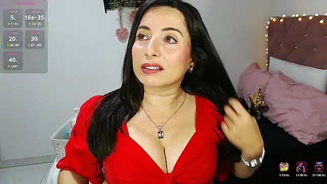 Karlinlive online show from April 2026 05:37:01 PM