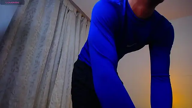 Snapshot of TOMBOYSEXX chatting on February 2026 04:50:02 AM TOMBOYSEXX online show from February 2026 04:50:02 AM