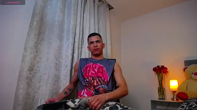 Snapshot of TOMBOYSEXX chatting on February 2026 10:19:02 AM TOMBOYSEXX online show from February 2026 10:19:02 AM