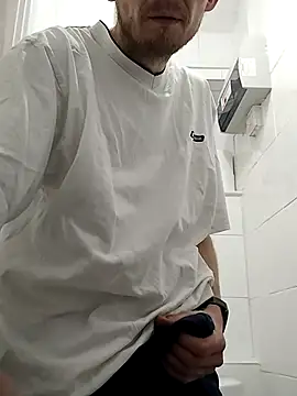 Snapshot of CrookedBunk3527 chatting on December 2025 06:15:01 PM CrookedBunk3527 online show from December 2025 06:15:01 PM