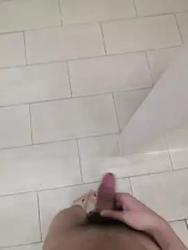 Snapshot of MSleepyyyy chatting on April 2026 05:18:02 AM MSleepyyyy online show from April 2026 05:18:02 AM