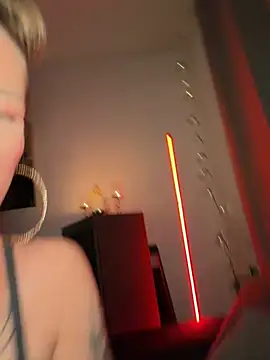 vinique99 online show from February 2026 10:39:01 PM