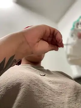 Snapshot of Zarahs_Blare1 chatting on January 2026 11:19:01 PM Zarahs Blare1 online show from January 2026 11:19:01 PM