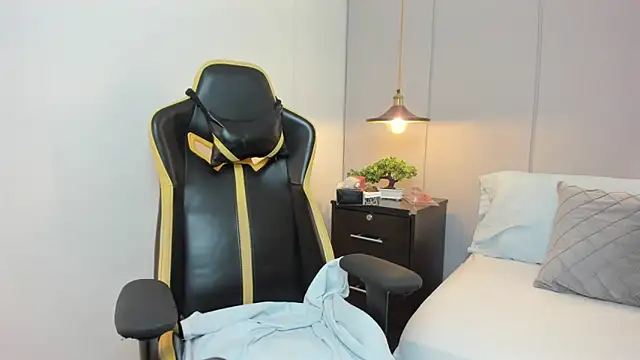 margarita smellie online show from February 2026 12:10:01 PM