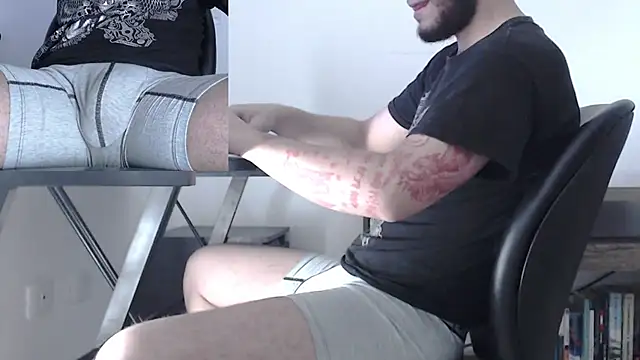 mateoconde00 online show from February 2026 01:17:01 AM