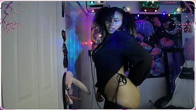 Snapshot of HonneyBunnyXO chatting on June 2026 09:14:02 PM HonneyBunnyXO online show from June 2026 09:14:02 PM
