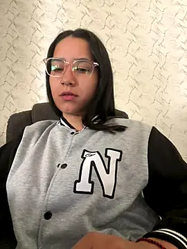 Snapshot of Val12777 chatting on January 2026 01:24:01 PM Val12777 online show from January 2026 01:24:01 PM