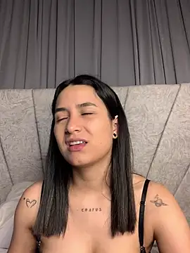 Snapshot of Val12777 chatting on February 2026 12:00:01 PM Val12777 online show from February 2026 12:00:01 PM