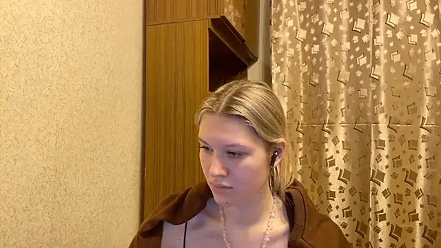 SkyeDavis online show from December 2025 07:09:01 PM