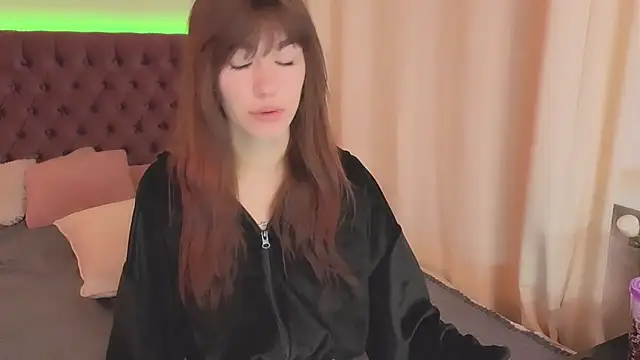 MilanaHotts online show from June 2026 05:09:02 AM