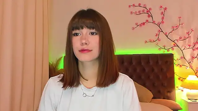 MilanaHotts online show from July 2026 05:38:02 AM