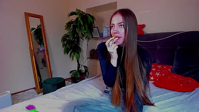 Snapshot of AdrianaCult chatting on January 2026 06:28:02 AM AdrianaCult online show from January 2026 06:28:02 AM