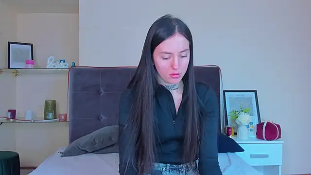 AdrianaCult online show from February 2026 01:11:02 PM