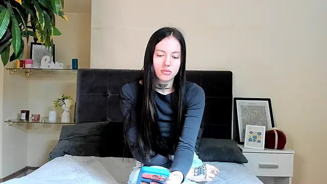 AdrianaCult online show from April 2026 05:35:02 AM