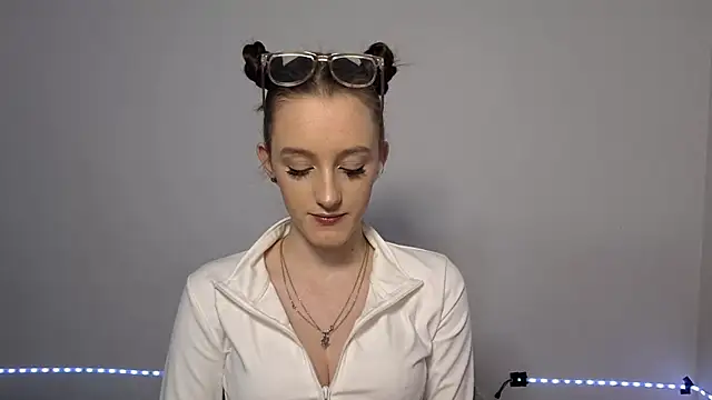 Snapshot of LisaBoddy chatting on January 2026 09:08:01 PM LisaBoddy online show from January 2026 09:08:01 PM