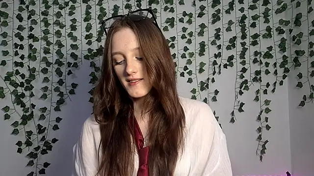 Snapshot of LisaBoddy chatting on February 2026 01:05:02 PM LisaBoddy online show from February 2026 01:05:02 PM