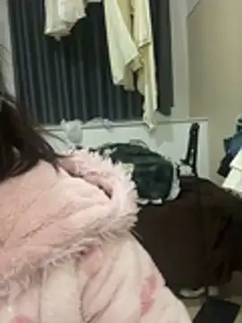 Snapshot of mengmeng776 chatting on February 2026 10:43:01 PM mengmeng776 online show from February 2026 10:43:01 PM